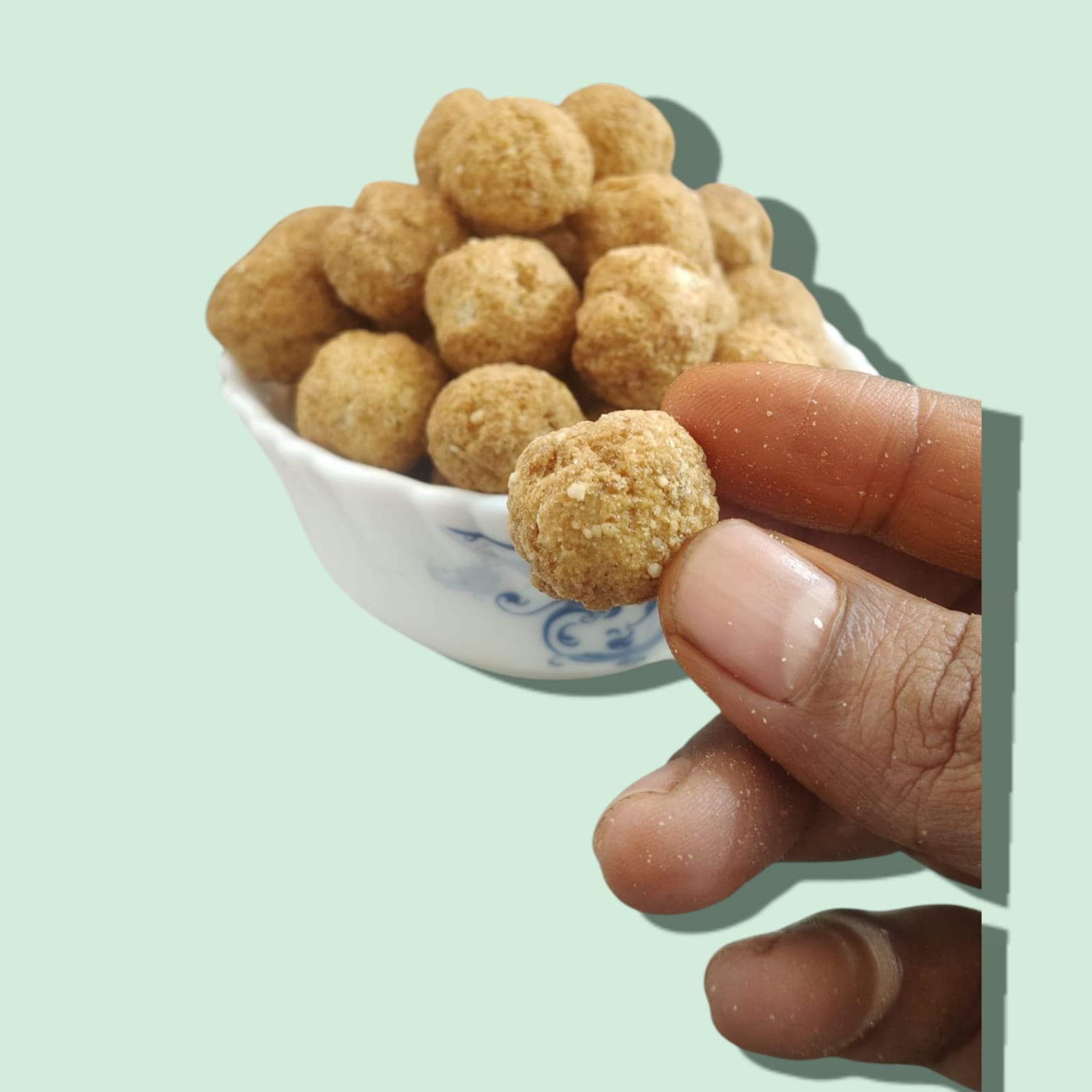 Crispy peanut balls