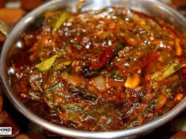 Green Spinach (Pasalai keerai ) thokku - பசலை கீரை தொக்கு